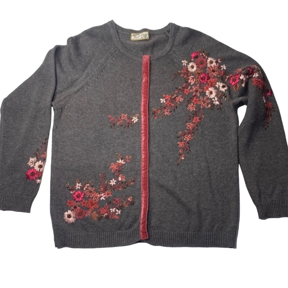HEIRLOOM Collectibles Button-up Cardigan Sweater